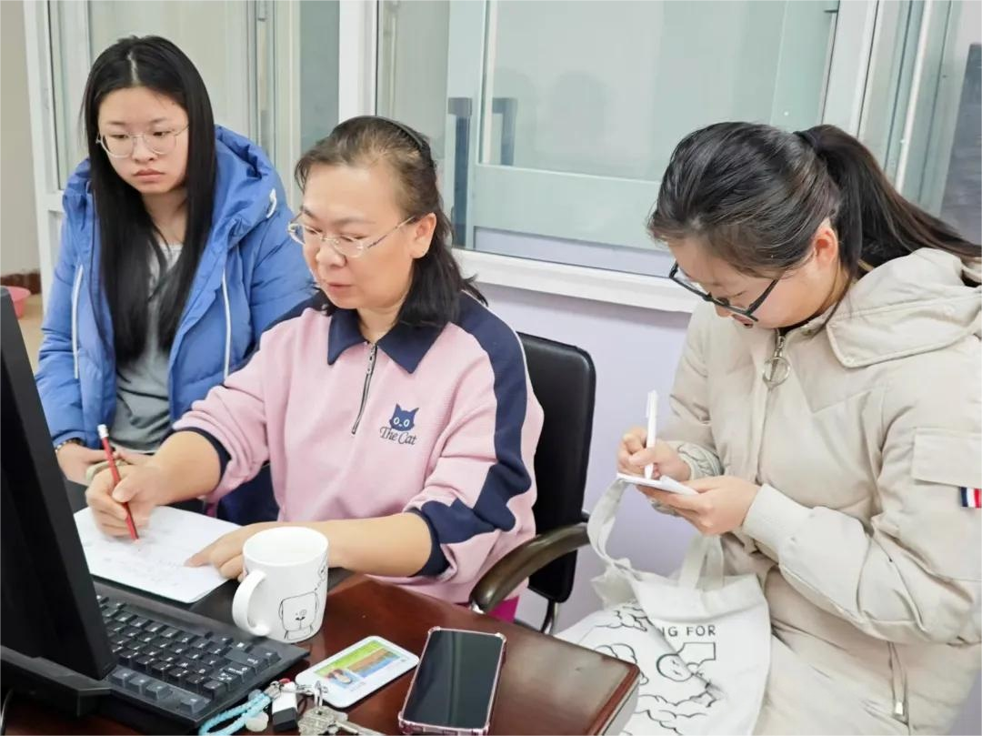 弘扬和践行教育家精神洪燕君——...